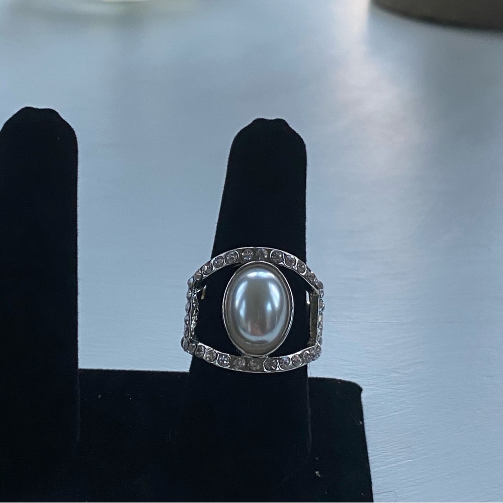 Pearl & Rhinestone Stretch Ring - Picture 11 of 11